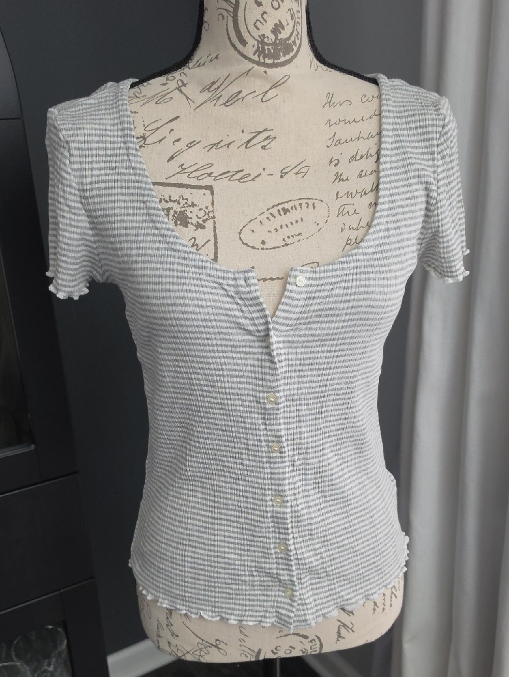 Women's Short-Sleeve Scoop Neck Button-Front Top in Light Gray Stripe
